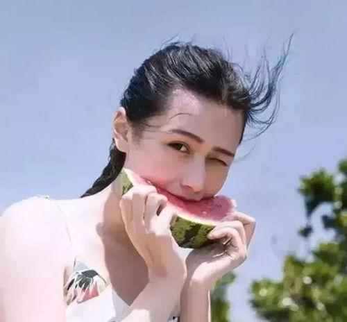 娱乐吃瓜头像女生动漫版